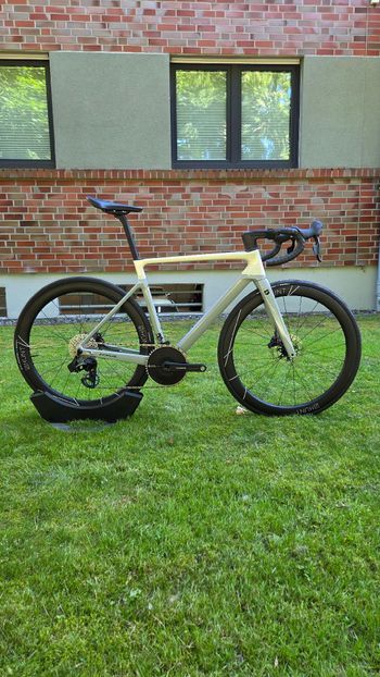 Focus, Izalco SRAM Force eTap AXS
