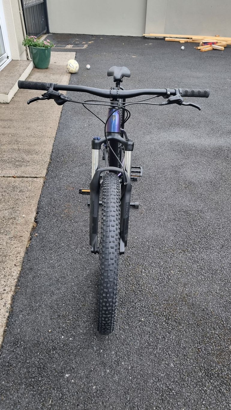 Trek Roscoe 6 2022 Mountainbike usato, Viola — immagine 3 di 9