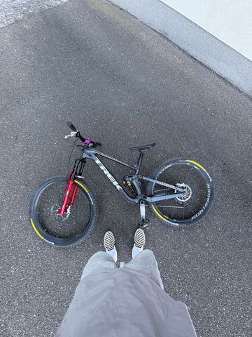 Brugt Trek Slash 8.8 2022 2022 Mountainbike — billede 2 af 3