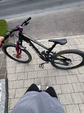 Brugt Trek Slash 8.8 2022 2022 Mountainbike — billede 3 af 3