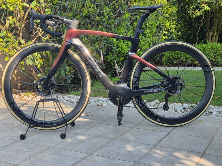 Używany Pinarello DOGMA F 25 2024 Road & Gravel — zdjęcie 1 z 5