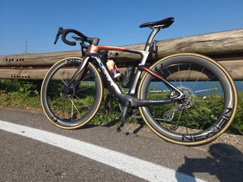 Używany Pinarello DOGMA F 25 2024 Road & Gravel — zdjęcie 2 z 5
