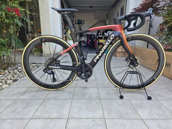 Używany Pinarello DOGMA F 25 2024 Road & Gravel — zdjęcie 3 z 5