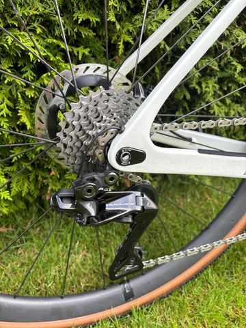 Factor Ostro Shimano Dura Ace Di2 2023 Road & Gravel usato, Bianco — immagine 3 di 11