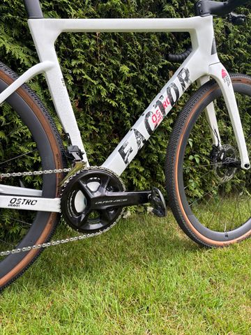 Factor Ostro Shimano Dura Ace Di2 2023 Road & Gravel usato, Bianco — immagine 2 di 11