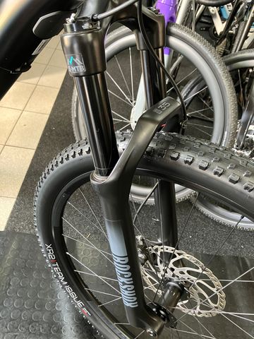Trek E-Caliber 9.6 2022 2022 Mountainbike d'occasion — image 7 sur 9