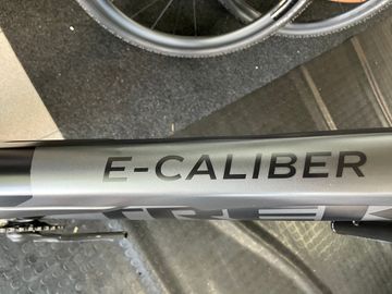 Trek E-Caliber 9.6 2022 2022 Mountainbike d'occasion — image 8 sur 9