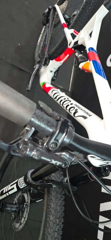 Brugt Wilier Urta Max Slr Xt Di2 2025 Mountainbike — billede 5 af 8