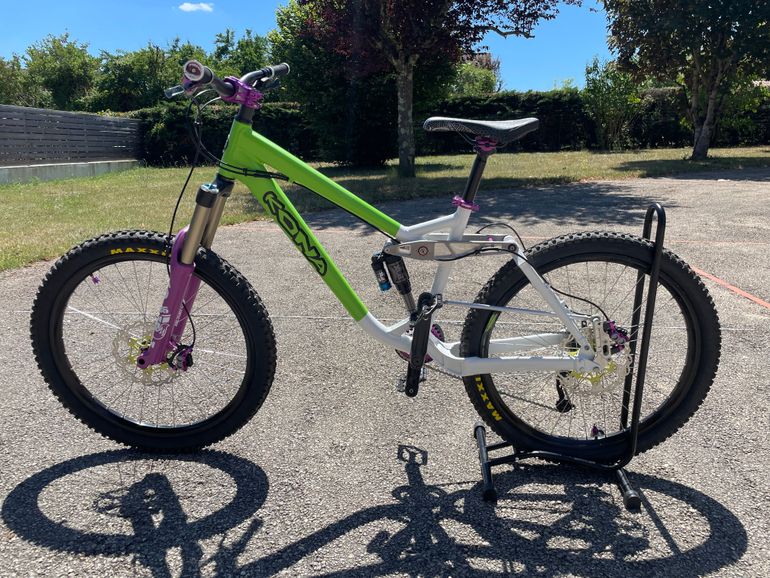 Trek Downhill Mountain Bikes Kona Stinky 2017 Kona STINKY DELUXE 2010 2010