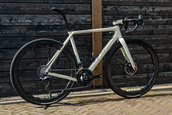 Used Allied Echo Shimano GRX Di2 2024 Road & Gravel, White — image 1 of 6