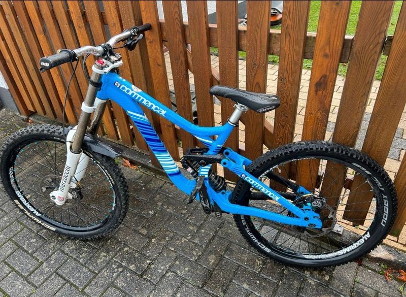Used Commencal DH 2015 MTB