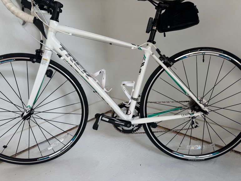 Used Trek Lexa SL Compact 2015 2015 Road & Gravel, White — image 2 of 8
