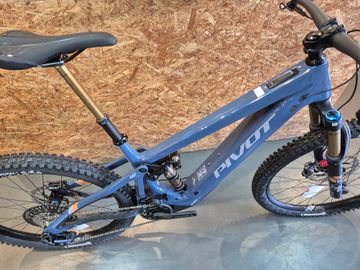 Used Pivot Shuttle LT 2025 Mountainbike, Blue — image 3 of 6