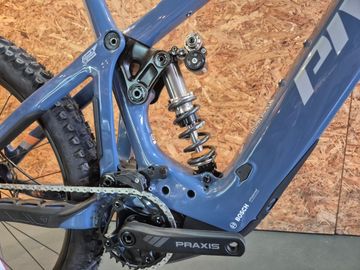 Used Pivot Shuttle LT 2025 Mountainbike, Blue — image 2 of 6