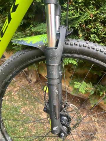 Used Trek Marlin 5 2020 2020 Mountainbike, Green, 27.5, 29 — image 5 of 7