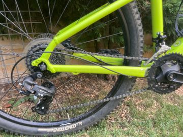 Used Trek Marlin 5 2020 2020 Mountainbike, Green, 27.5, 29 — image 3 of 7