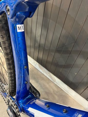 Used Trek Procaliber 9.7 2023 2023 Mountainbike, Blue, 29, 27.5 — image 5 of 9