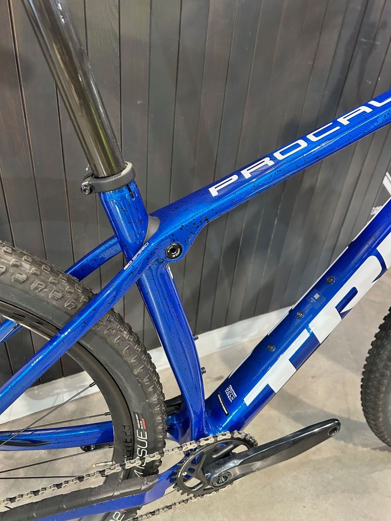 Used Trek Procaliber 9.7 2023 2023 Mountainbike, Blue, 29, 27.5 — image 7 of 9