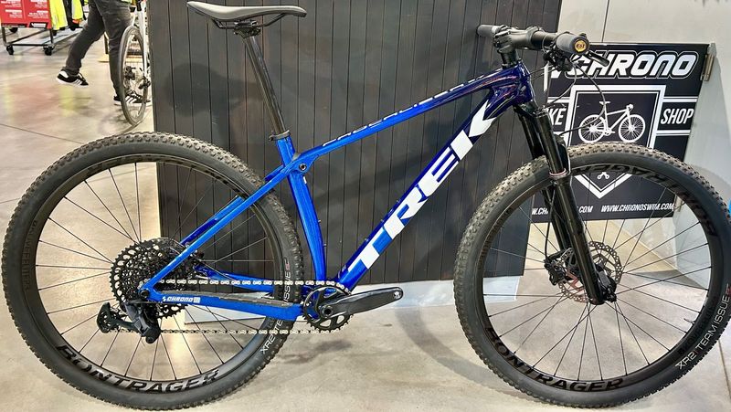 Used Trek Procaliber 9.7 2023 2023 Mountainbike, Blue, 29, 27.5 — image 1 of 9
