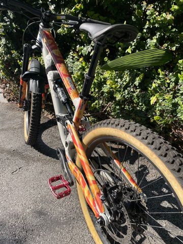 Used Commencal CLASH 24 2022 Mountainbike, White — image 5 of 9
