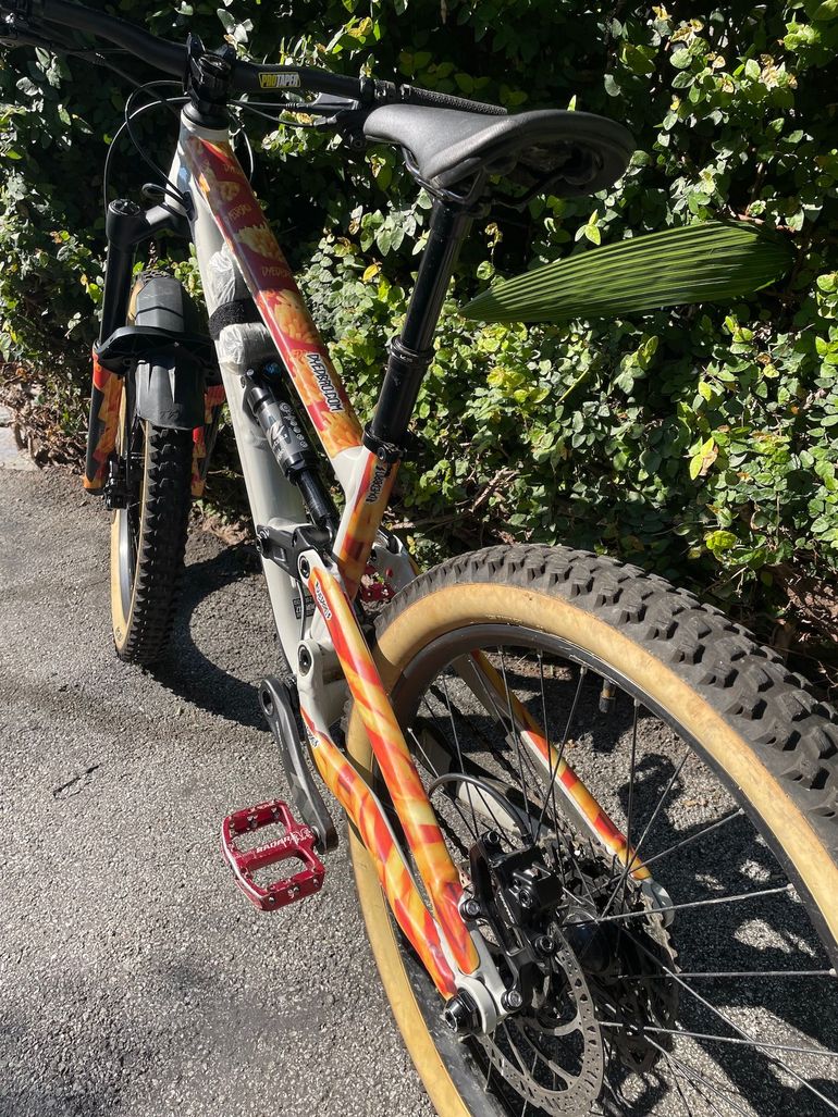 Used Commencal CLASH 24 2022 Mountainbike, White — image 5 of 9