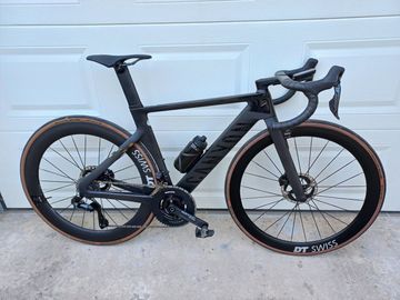 Used Canyon Aeroad CFR Di2 2023 2023 Road & Gravel, Black — image 2 of 3