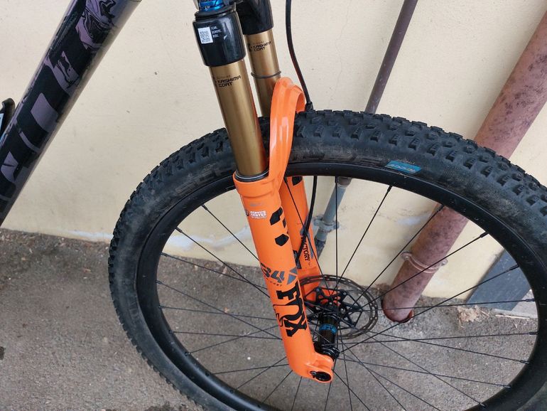 Used Giant Anthem Advanced 29 Pro Custom 2023 Mountainbike, Black — image 7 of 9
