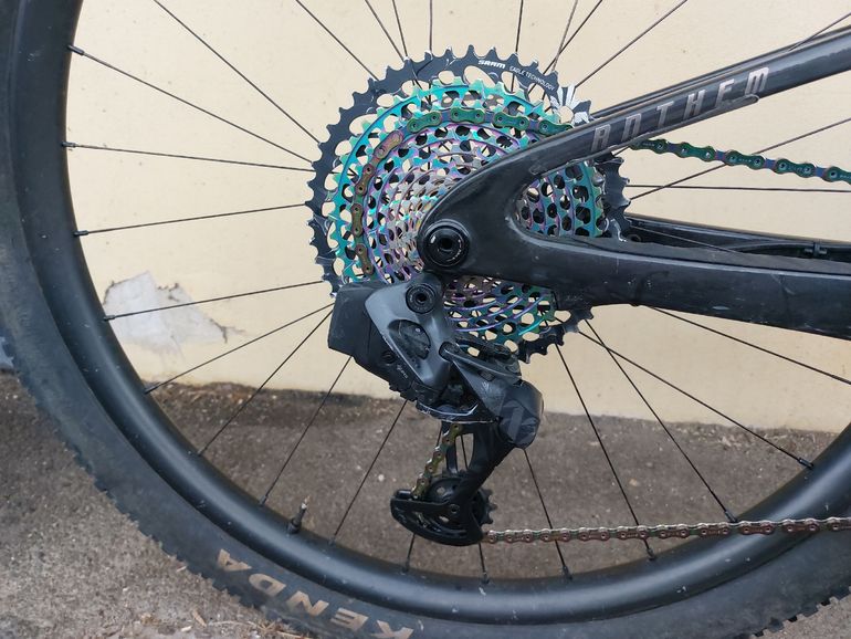 Used Giant Anthem Advanced 29 Pro Custom 2023 Mountainbike, Black — image 4 of 9
