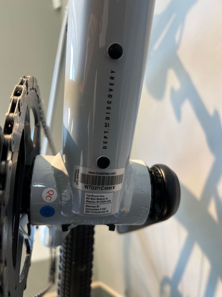 Used Trek Checkpoint ALR 5 2025 2025 Road & Gravel, White — image 9 of 11