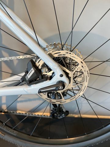 Used Trek Checkpoint ALR 5 2025 2025 Road & Gravel, White — image 11 of 11
