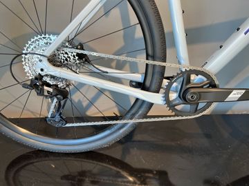 Used Trek Checkpoint ALR 5 2025 2025 Road & Gravel, White — image 3 of 11