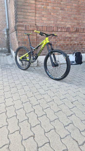 Used Commencal Meta AM V4 2016 2016 Mountainbike, Black — image 2 of 3