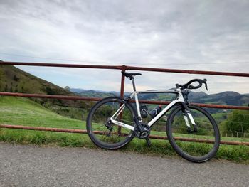 Used Orbea Orca Shimano Ultegra Di2 2017 Road & Gravel, White — image 2 of 5