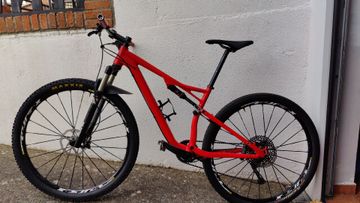 Used Specialized Epic Shimano Deore XT 2011 Mountainbike, Red, 29 — image 2 of 5