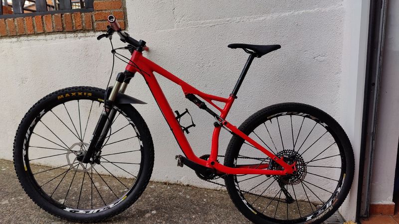 Used Specialized Epic Shimano Deore XT 2011 Mountainbike, Red, 29 — image 2 of 5