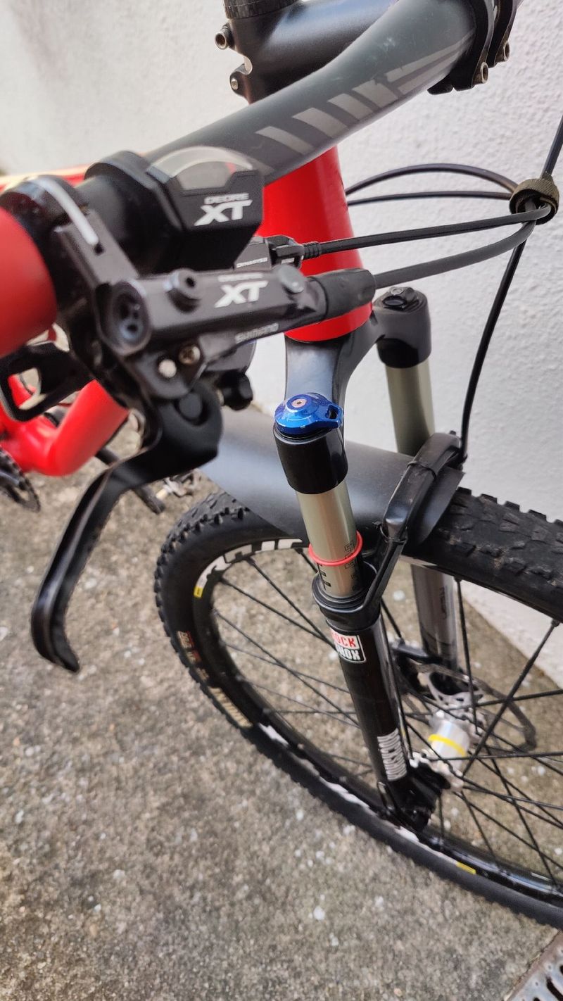Used Specialized Epic Shimano Deore XT 2011 Mountainbike, Red, 29 — image 4 of 5