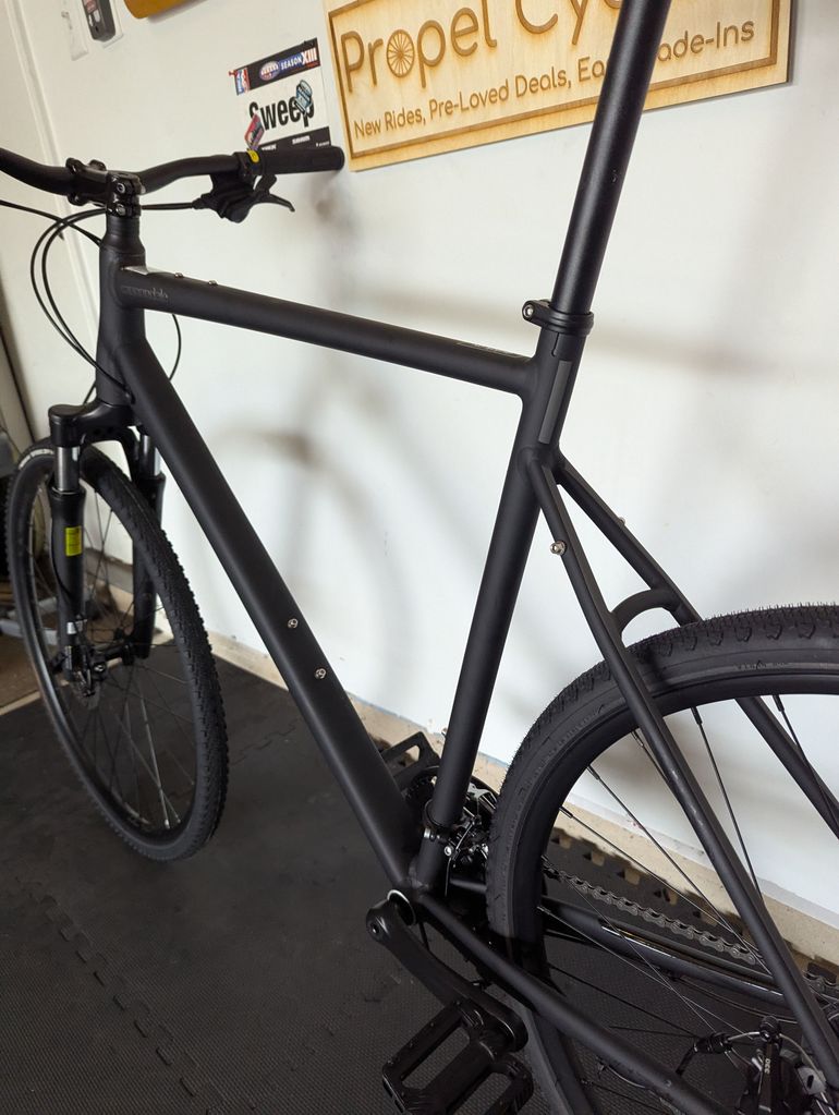 Used Cannondale 700 M Quick CX 4 2022 Road & Gravel, Black — image 6 of 12