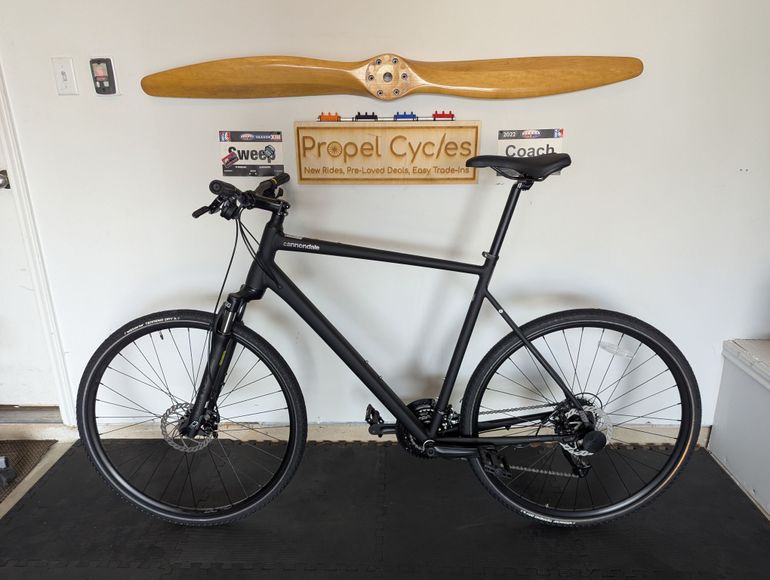 Used Cannondale 700 M Quick CX 4 2022 Road & Gravel, Black — image 2 of 12