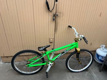 Used Haro Carbom Fiber BMX Race Bike 2016 Road & Gravel, Green — image 1 of 4