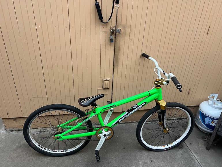 Used Haro Carbom Fiber BMX Race Bike 2016 Road & Gravel, Green — image 1 of 4