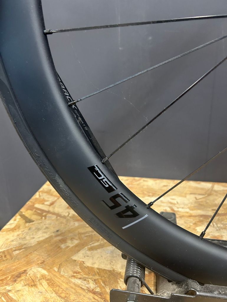 Used Colnago V5rs 2025 Road & Gravel — image 4 of 10