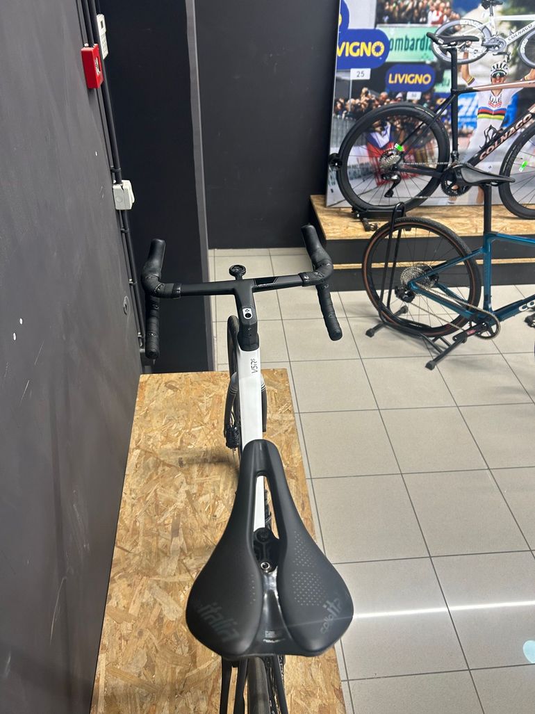Used Colnago V5rs 2025 Road & Gravel — image 9 of 10