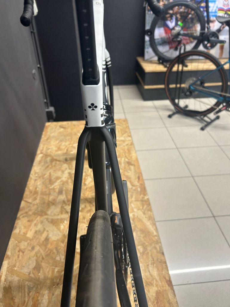 Used Colnago V5rs 2025 Road & Gravel — image 8 of 10