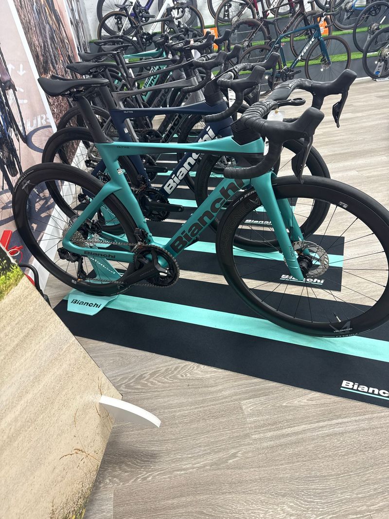 Używany Bianchi Oltre Shimano Ultegra Di2 2026 Road & Gravel