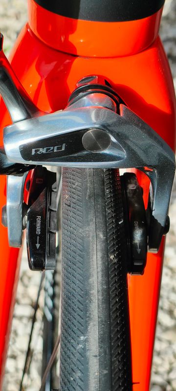 Używany Specialized Tarmac SRAM Red eTap 2016 Road & Gravel — zdjęcie 11 z 13