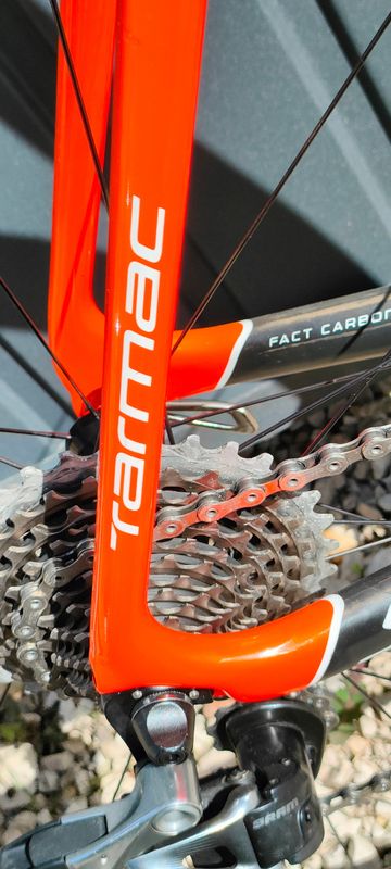 Używany Specialized Tarmac SRAM Red eTap 2016 Road & Gravel — zdjęcie 9 z 13