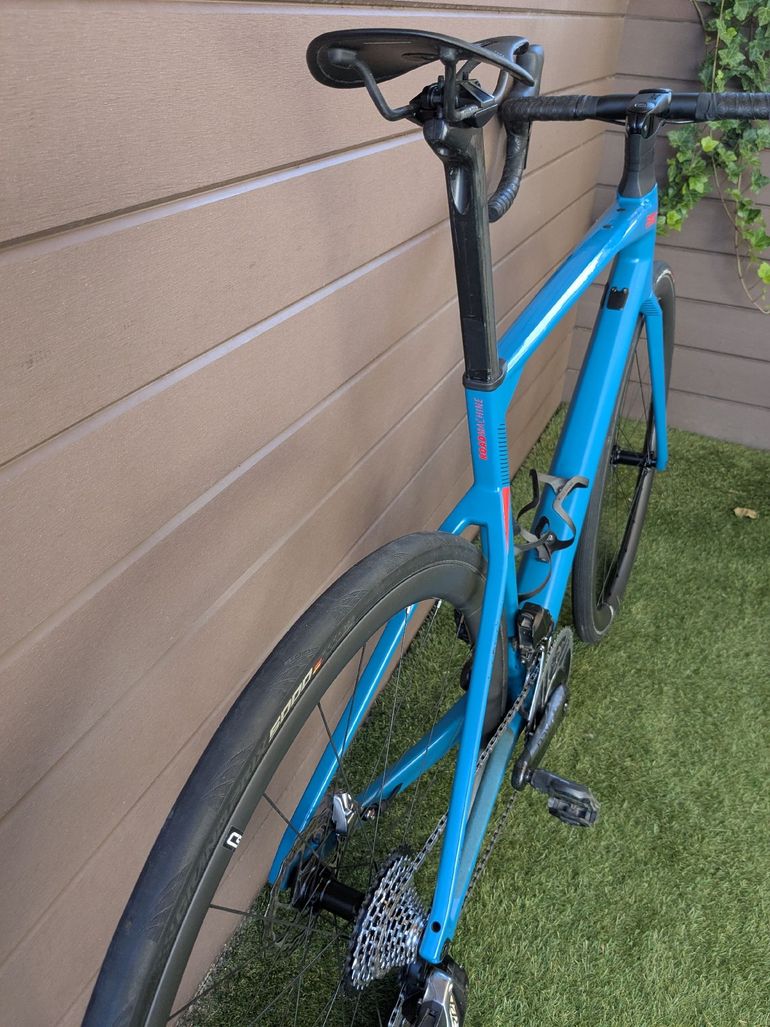 Used BMC Roadmachine SRAM Red eTap AXS 2023 Road & Gravel — image 5 of 12