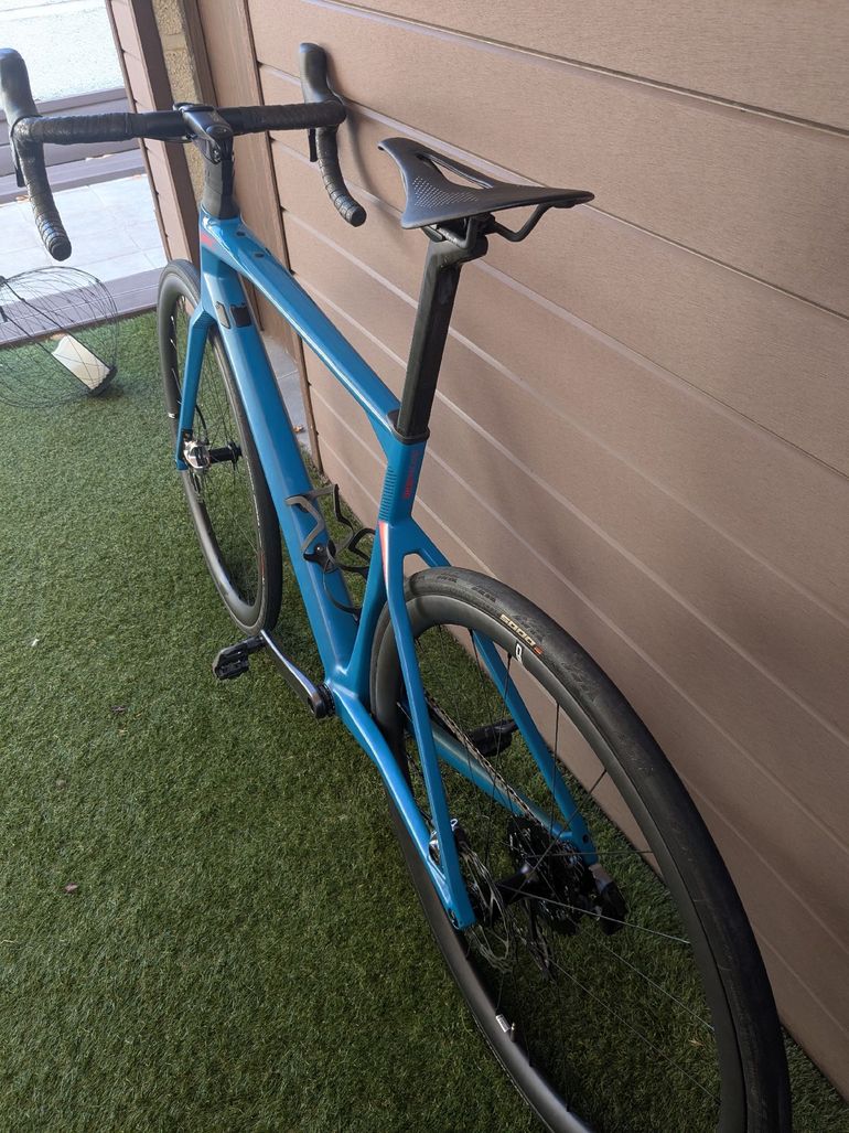 Used BMC Roadmachine SRAM Red eTap AXS 2023 Road & Gravel — image 7 of 12
