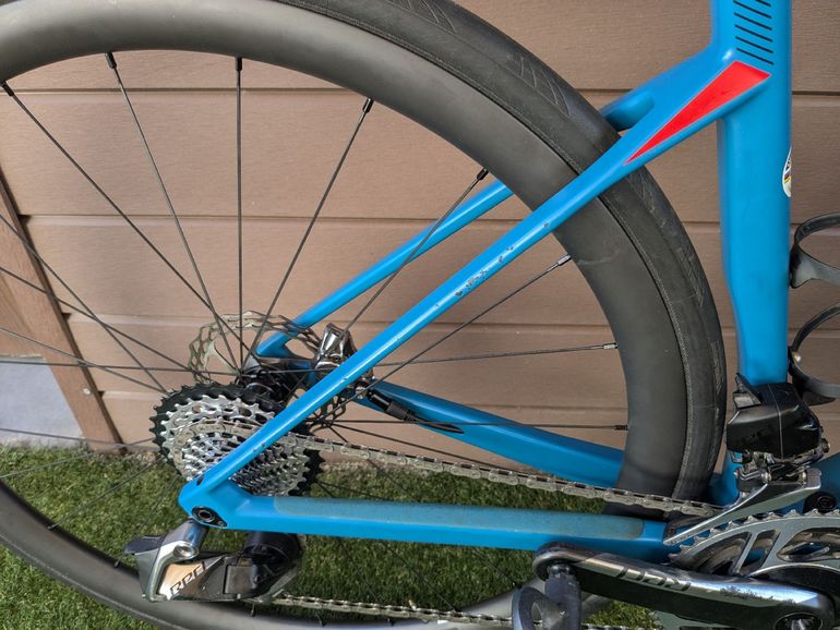 Used BMC Roadmachine SRAM Red eTap AXS 2023 Road & Gravel — image 12 of 12