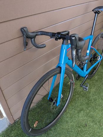Used BMC Roadmachine SRAM Red eTap AXS 2023 Road & Gravel — image 8 of 12